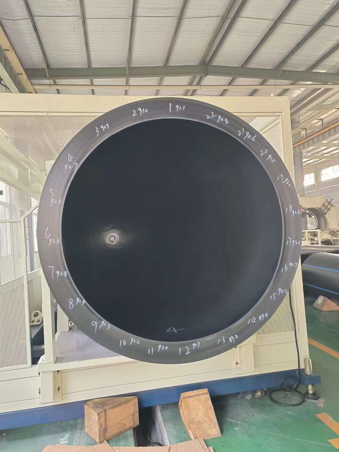 Rury o dużej grubości i dużej średnicy: jak uniknąć ugięcia podczas wytłaczania rur